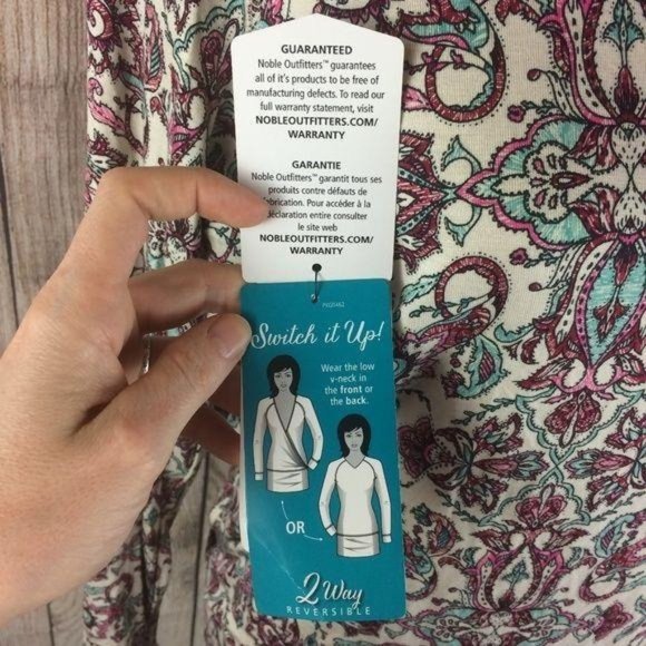 Noble Outfitters NWT Women's Size Medium Wanderlust 2 Way Open Reversible Top - Picture 5 of 8